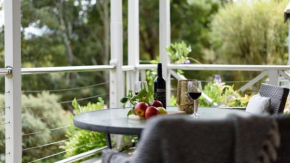 Lakeside Suite 2 - Lake View & Spa Bath Daylesford
